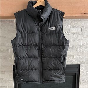 The North Face Men's Black 550 Down Vest